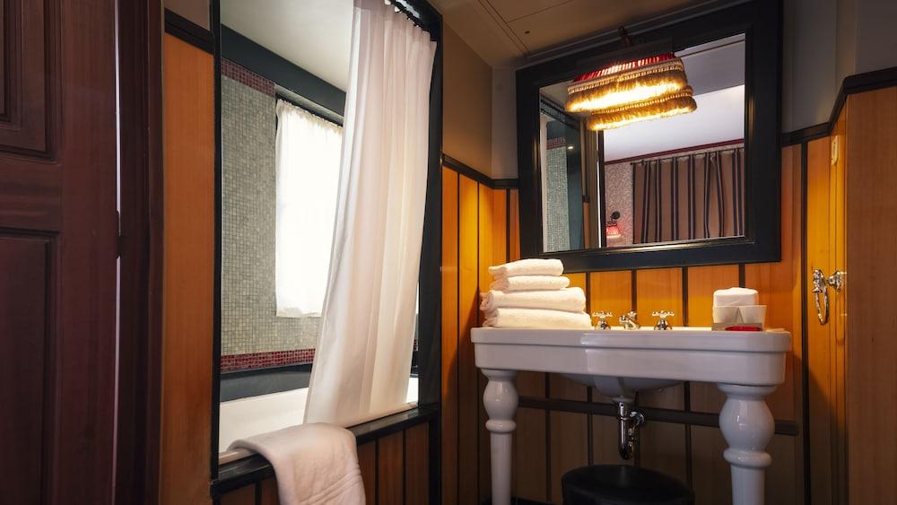 Bourg Tibourg Hotel Parijs